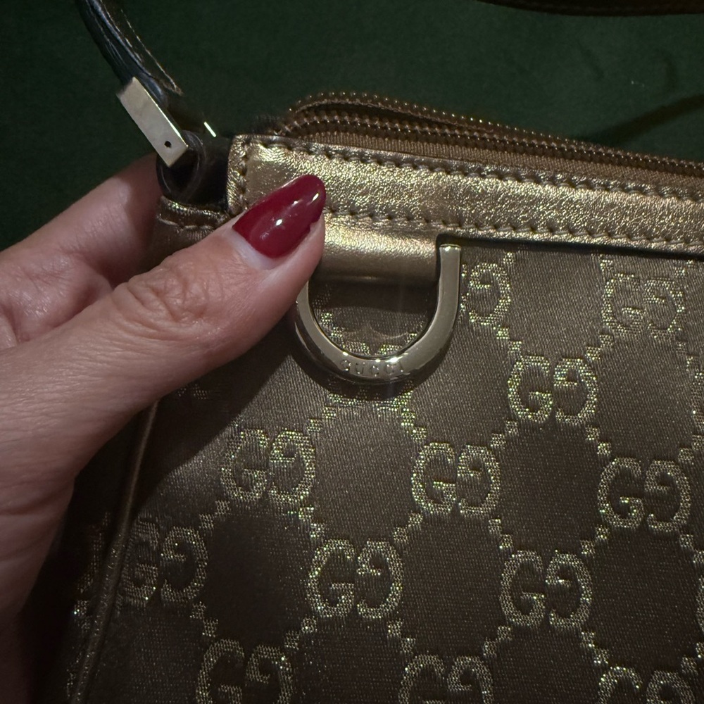 Gucci Tan Monogram Shoulder Bag - Picture 4 of 8